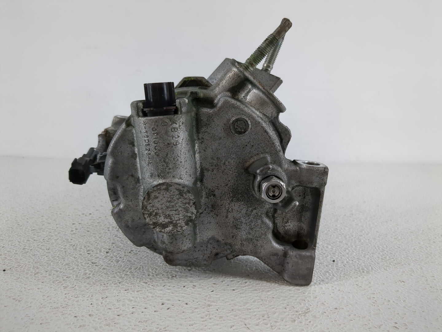 2013 Ford Fusion Air Conditioning A/c Ac Compressor Oem - Oemusedautoparts1.com