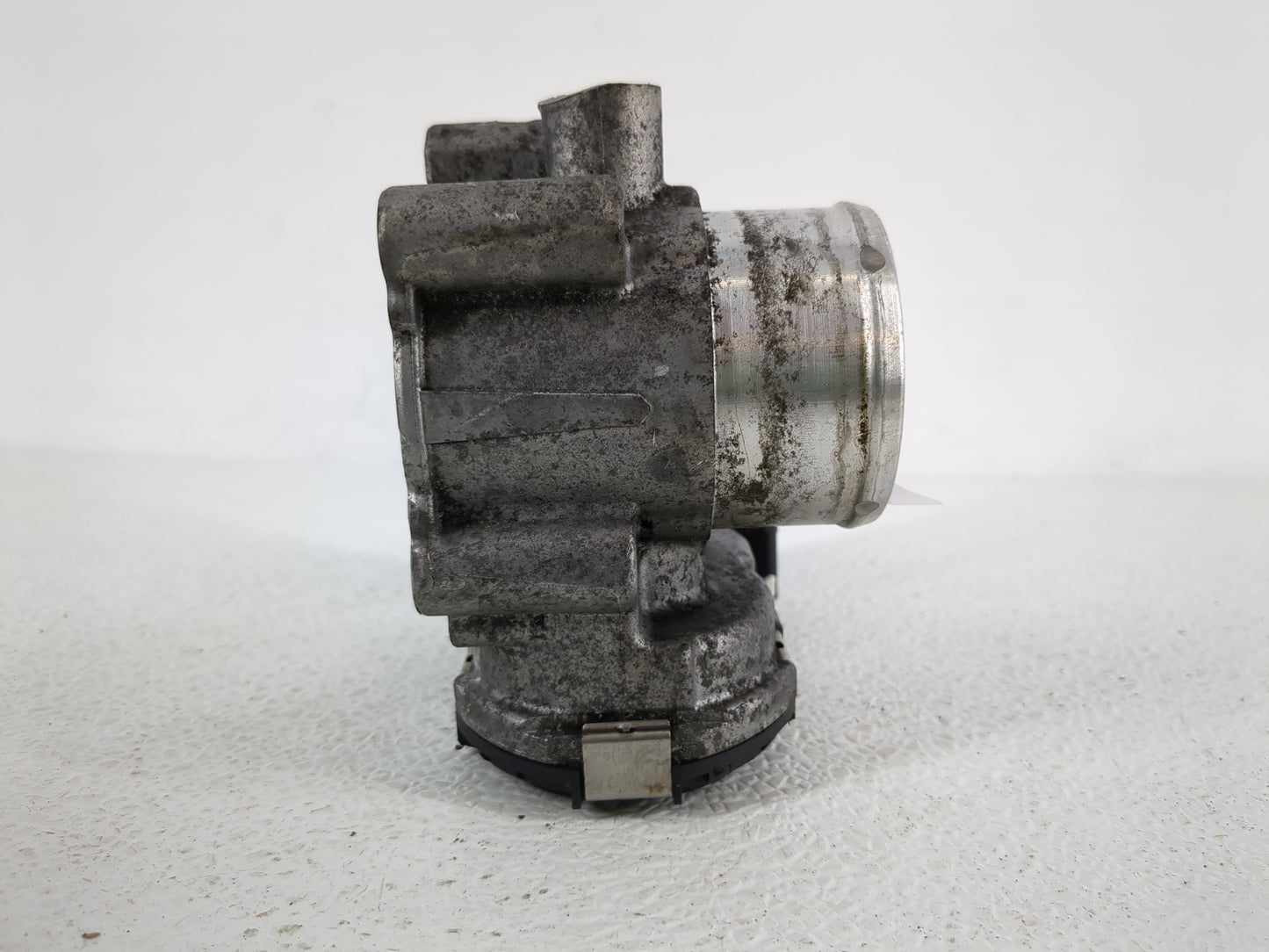 2013-2014 Ford Fusion Throttle Body P/N:7S7G-9F991-CA Fits Fits 2013 2014 2015 2016 2017 2018 2019 OEM Used Auto Parts - Oem