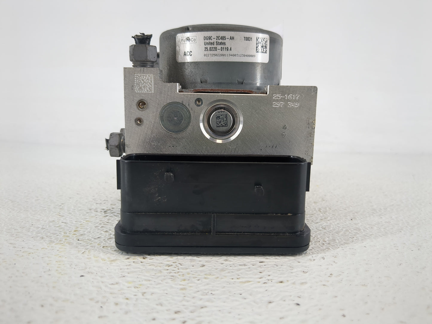2013-2013 Ford Fusion Automatic Braking System (abs) Dg9c-2c405-ah - Oemusedautoparts1.com
