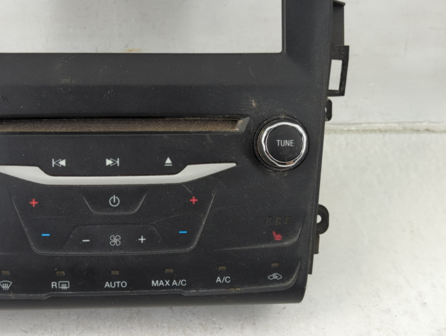 2013 Ford Fusion Radio AM FM Cd Player Receiver Replacement P/N:DS7T-18E245-SK DS7T-18E245-MR, DS7T-18E245-ML Fits OEM Used 