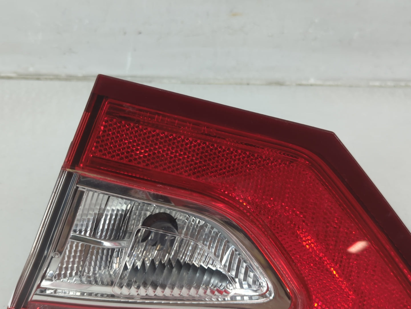 2013-2016 Ford Fusion Tail Light Assembly Passenger Right OEM P/N:DS73-13A602-AD Fits Fits 2013 2014 2015 2016 OEM Used Auto
