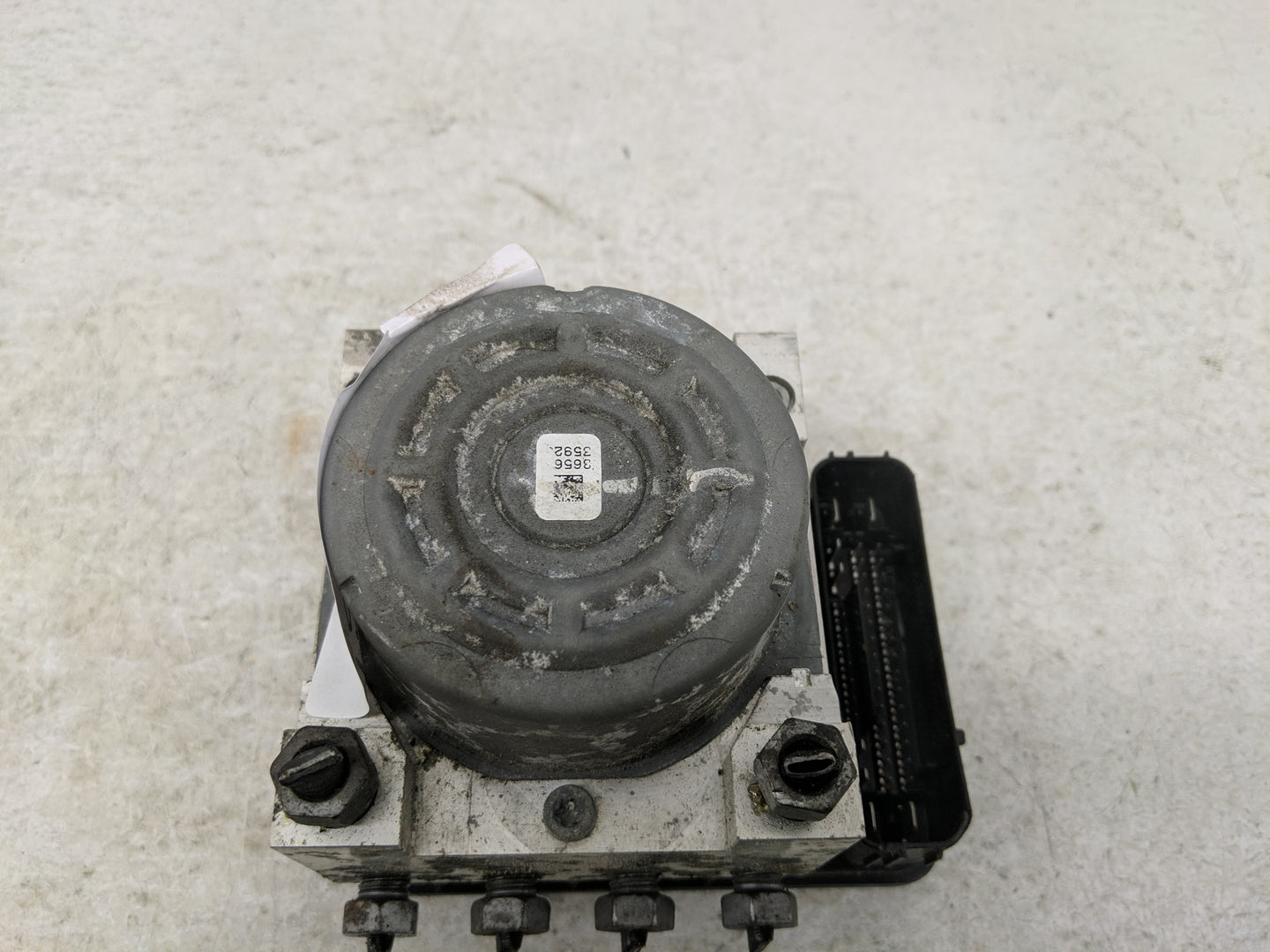 2013 Ford Fusion ABS Pump Control Module Replacement P/N:DG9C-2C405-FB Fits OEM Used Auto Parts - Oemusedautoparts1.com