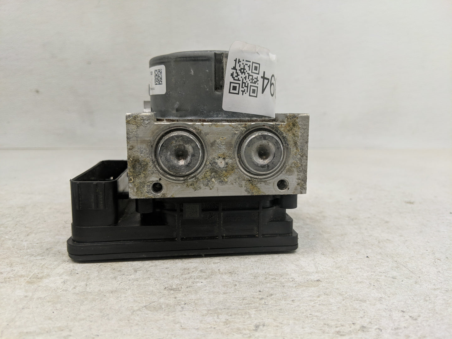 2013 Ford Fusion ABS Pump Control Module Replacement P/N:DG9C-2C405-FB Fits OEM Used Auto Parts - Oemusedautoparts1.com
