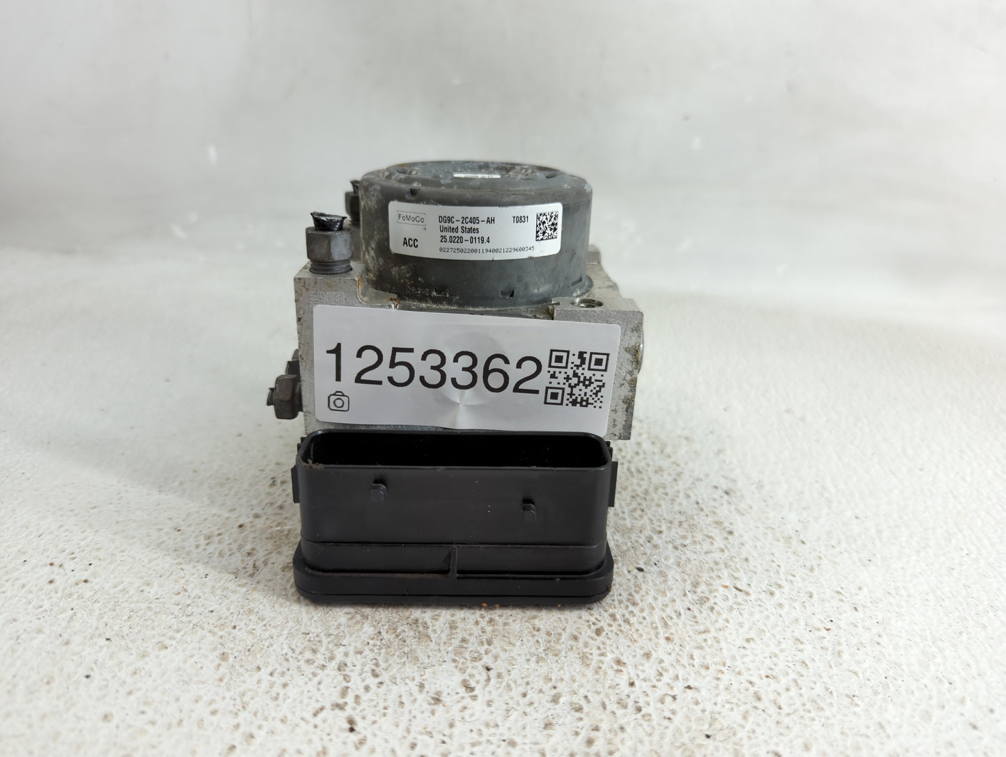 2013 Ford Fusion ABS Pump Control Module Replacement P/N:DG9C-2C405-AH Fits OEM Used Auto Parts - Oemusedautoparts1.com