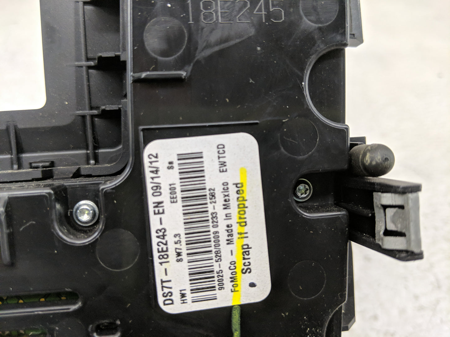 2013 Ford Fusion Radio AM FM Cd Player Receiver Replacement P/N:DS7T-18E243-EN Fits OEM Used Auto Parts - Oemusedautoparts1.