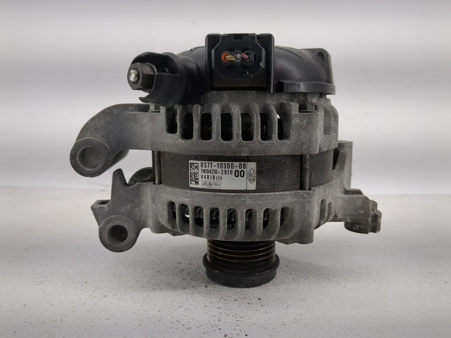 2013-2016 Ford Fusion Alternator Replacement Generator Charging Assembly Engine OEM P/N:TN104210-2910 DS7T-10300-DB Fits OEM