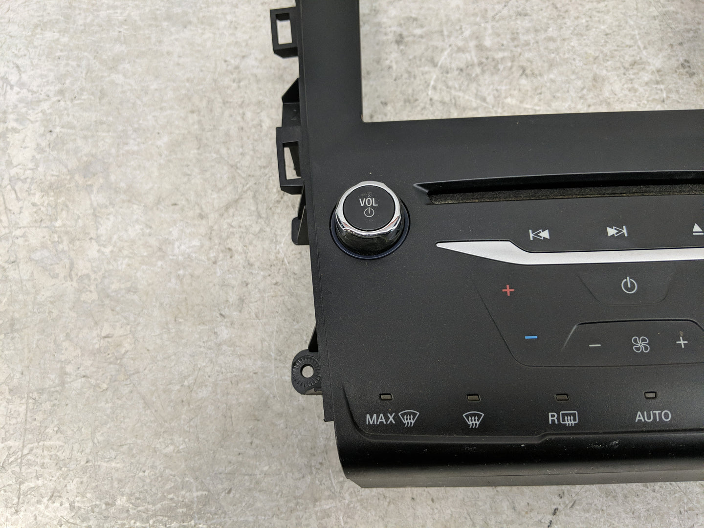 2013-2014 Ford Fusion Radio Control Panel - Oemusedautoparts1.com