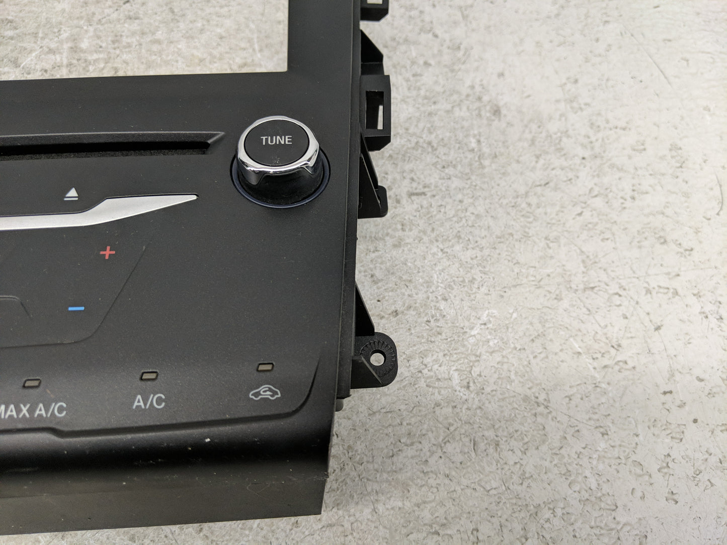 2013-2014 Ford Fusion Radio Control Panel - Oemusedautoparts1.com