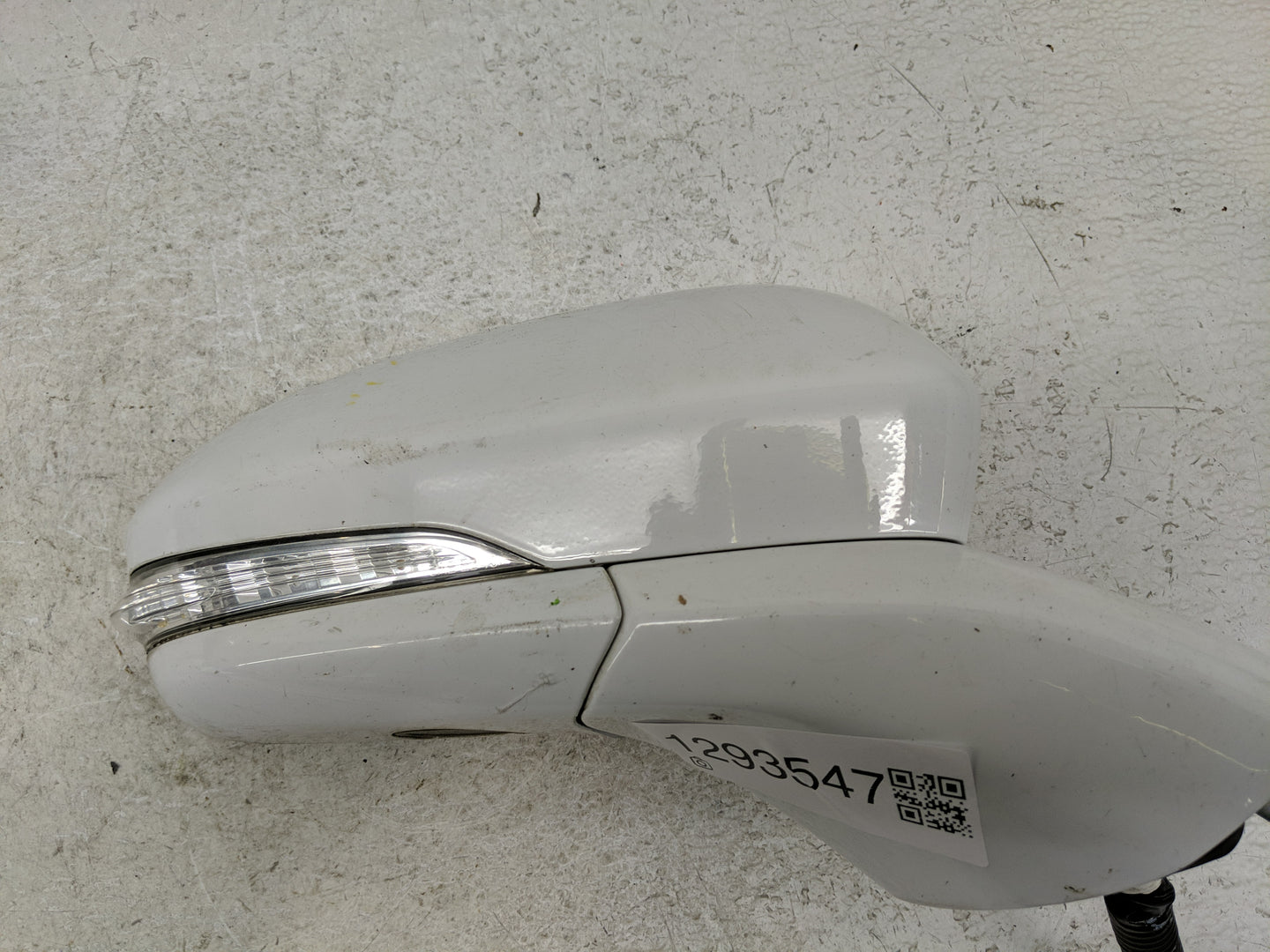 2013-2014 Ford Fusion Passenger Side View Mirror - Right Door Mirror OEM Used - Oemusedautoparts1.com