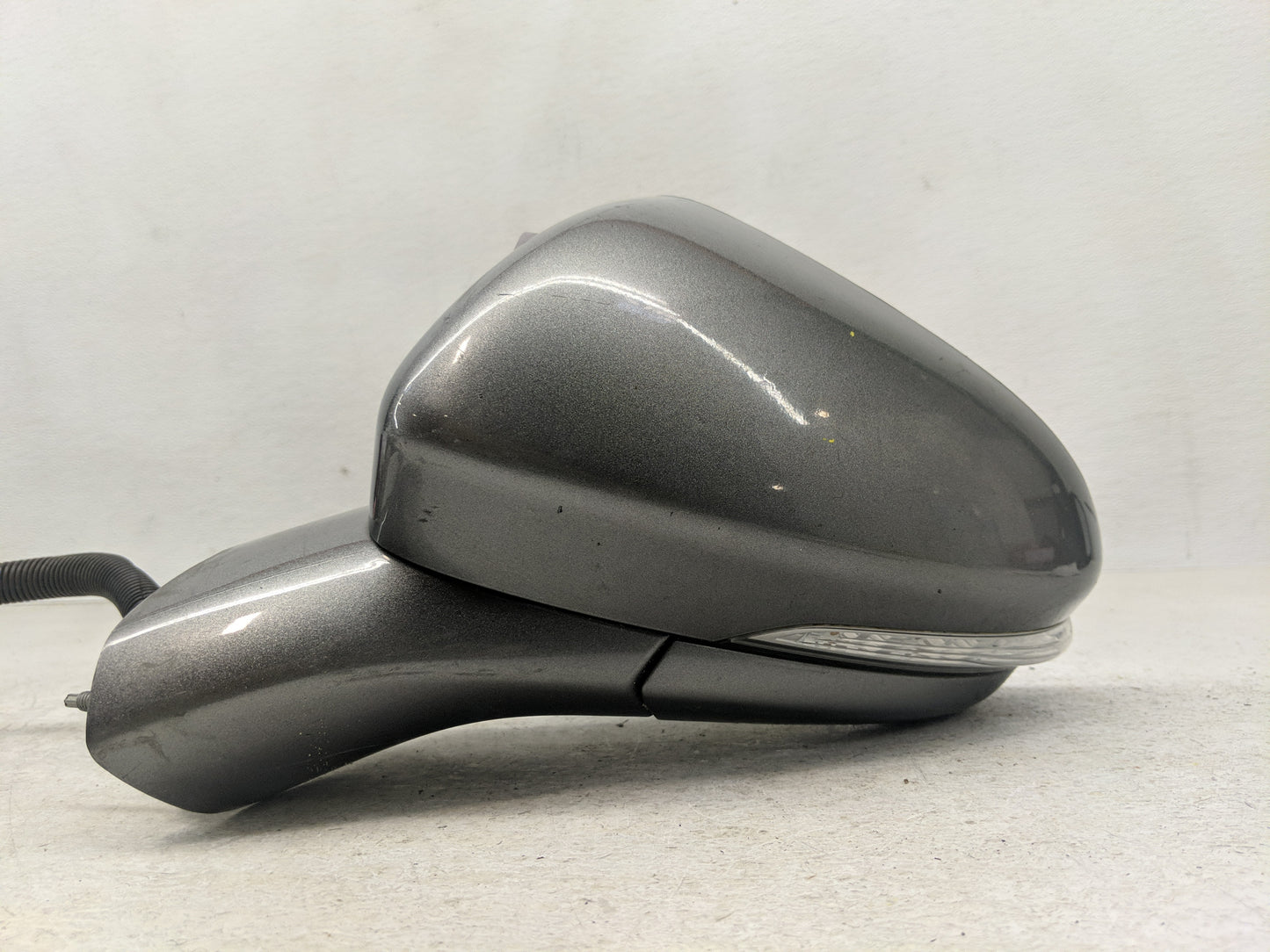 2013-2014 Ford Fusion Driver Side View Mirror - Left Door Mirror OEM Used - Oemusedautoparts1.com