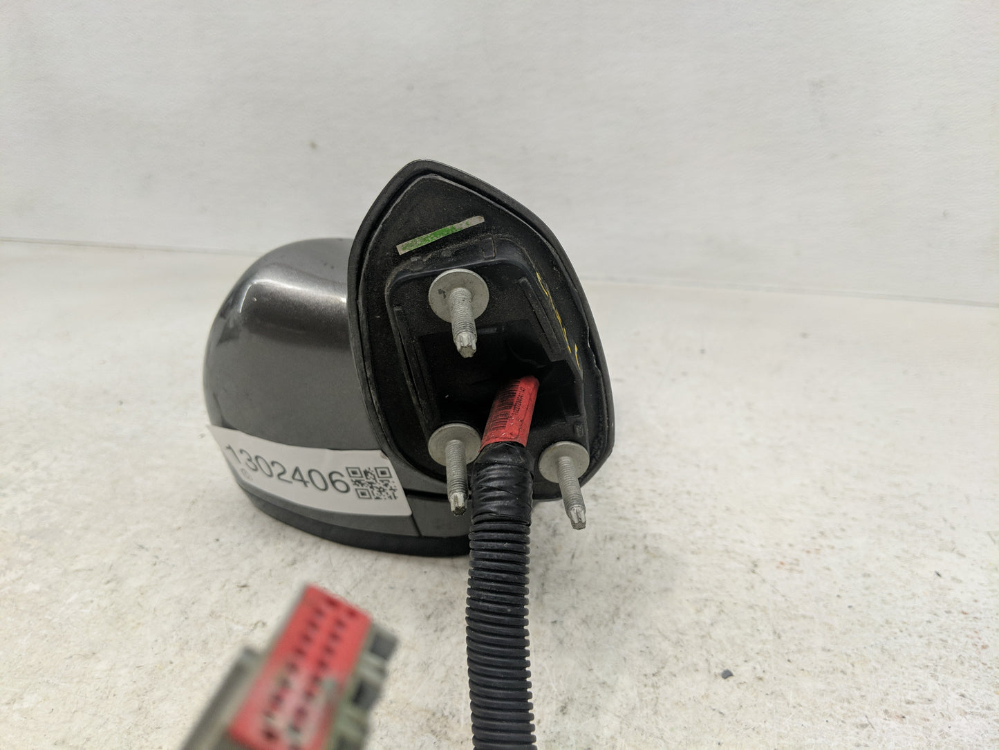 2013-2014 Ford Fusion Driver Side View Mirror - Left Door Mirror OEM Used - Oemusedautoparts1.com