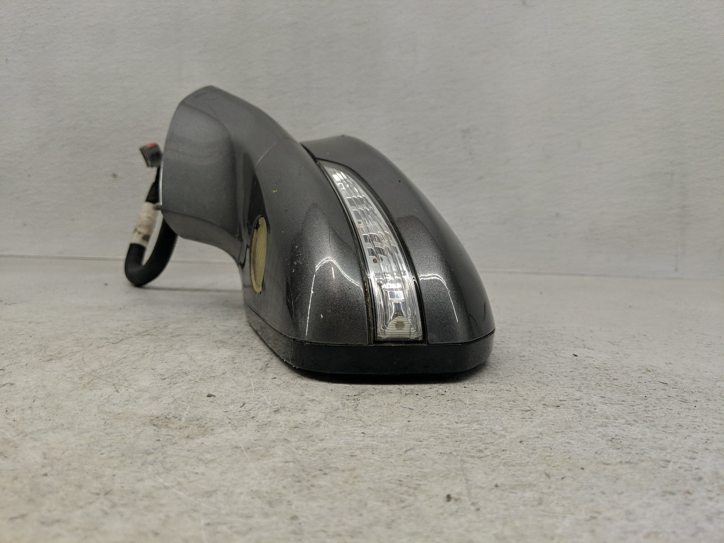 2013-2014 Ford Fusion Driver Side View Mirror - Left Door Mirror OEM Used - Oemusedautoparts1.com