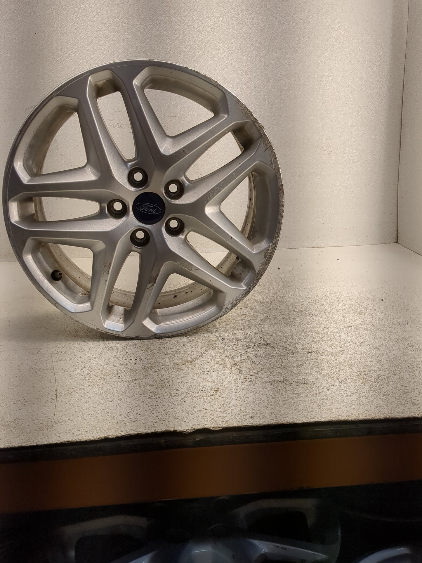 2013-2016 Ford Fusion Oem Wheel Rim 1305868 - Oemusedautoparts1.com