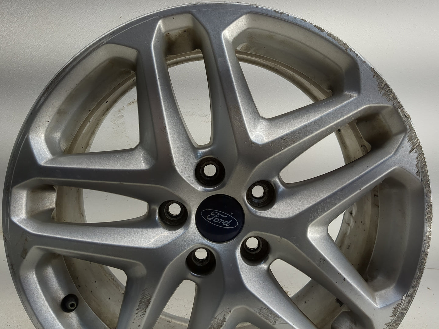 2013-2016 Ford Fusion Oem Wheel Rim 1305868 - Oemusedautoparts1.com