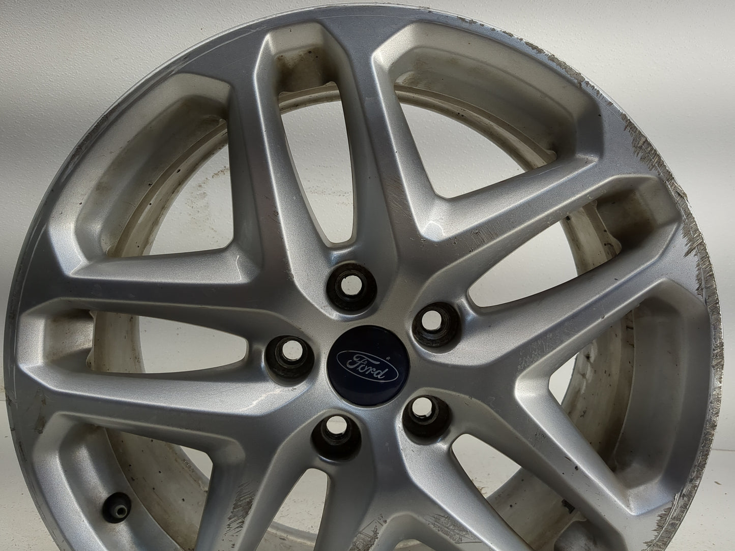 2013-2016 Ford Fusion Oem Wheel Rim 1305868 - Oemusedautoparts1.com
