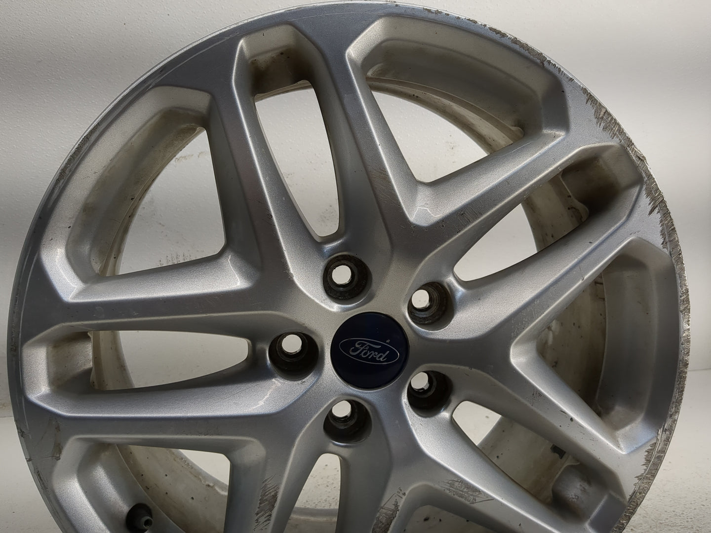 2013-2016 Ford Fusion Oem Wheel Rim 1305868 - Oemusedautoparts1.com