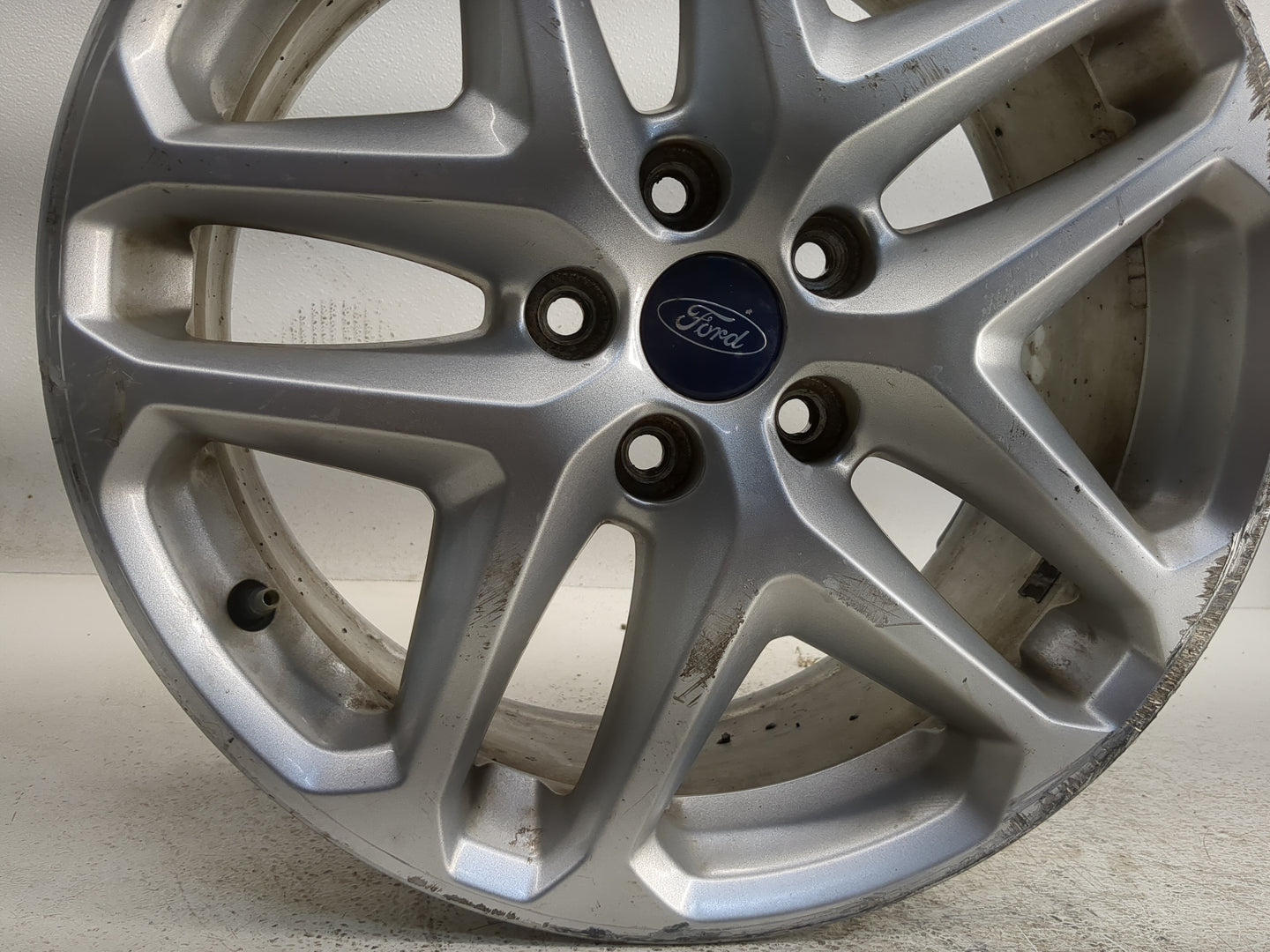 2013-2016 Ford Fusion Oem Wheel Rim 1305868 - Oemusedautoparts1.com