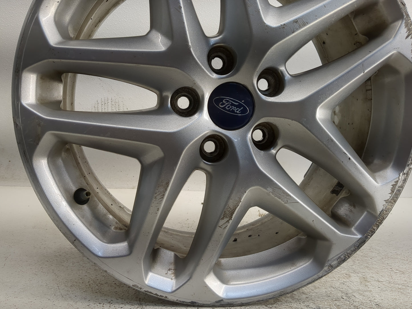 2013-2016 Ford Fusion Oem Wheel Rim 1305868 - Oemusedautoparts1.com