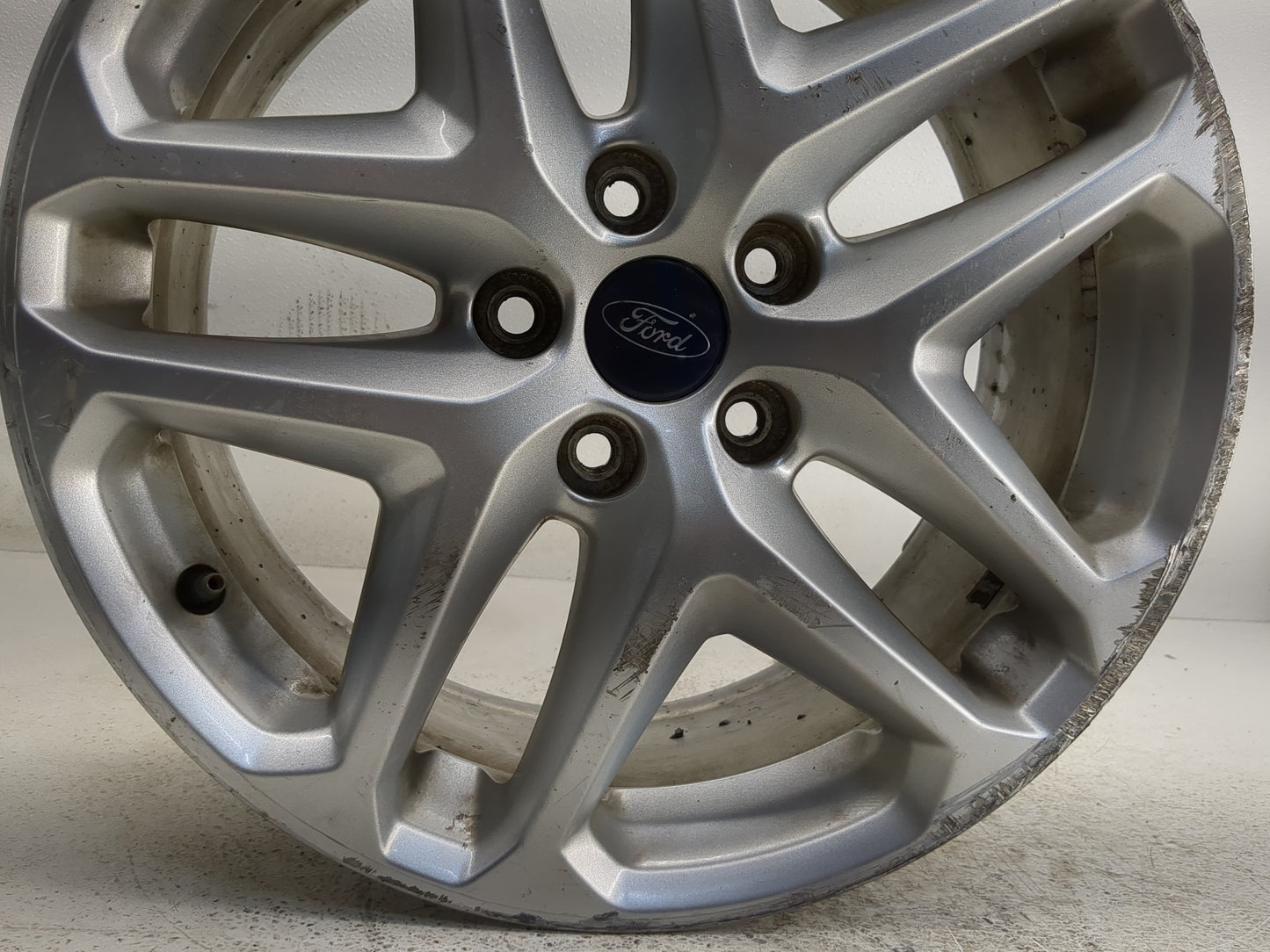 2013-2016 Ford Fusion Oem Wheel Rim 1305868 - Oemusedautoparts1.com