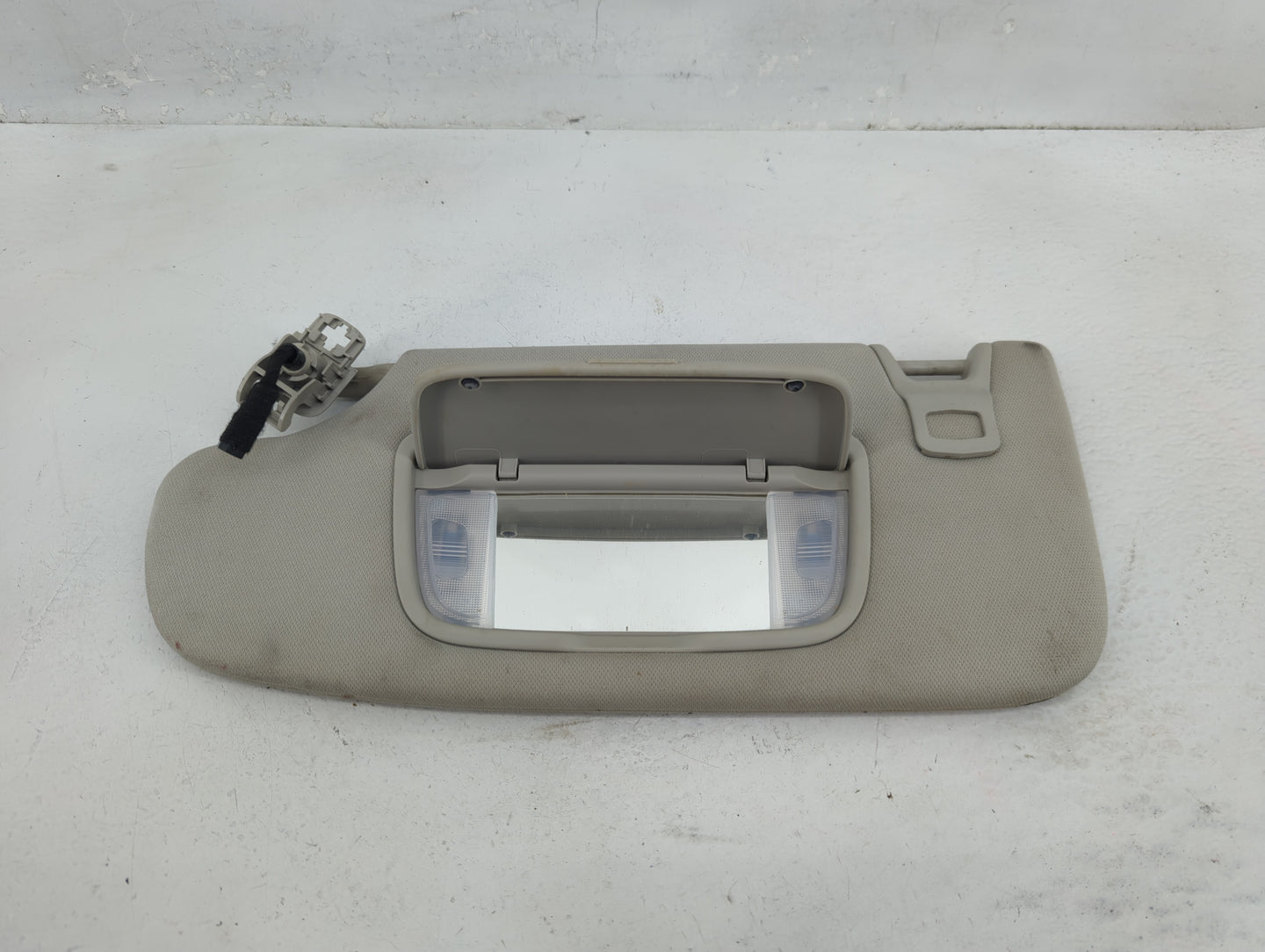 2013-2014 Ford Fusion Sun Visor Shade Replacement Passenger Right Mirror Fits Fits 2013 2014 OEM Used Auto Parts - Oemusedau