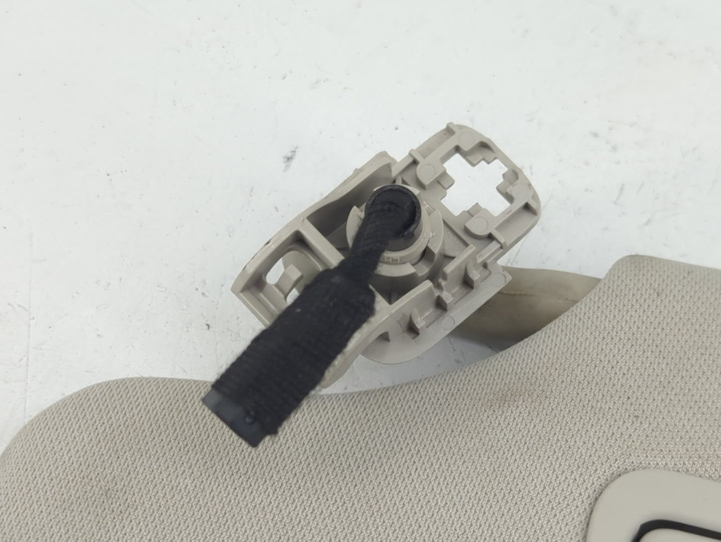 2013-2014 Ford Fusion Sun Visor Shade Replacement Passenger Right Mirror Fits Fits 2013 2014 OEM Used Auto Parts - Oemusedau