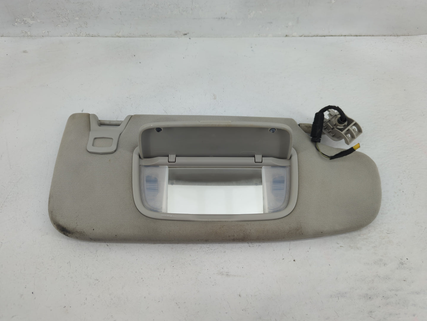 2013-2014 Ford Fusion Sun Visor Shade Replacement Passenger Right Mirror Fits Fits 2013 2014 OEM Used Auto Parts - Oemusedau