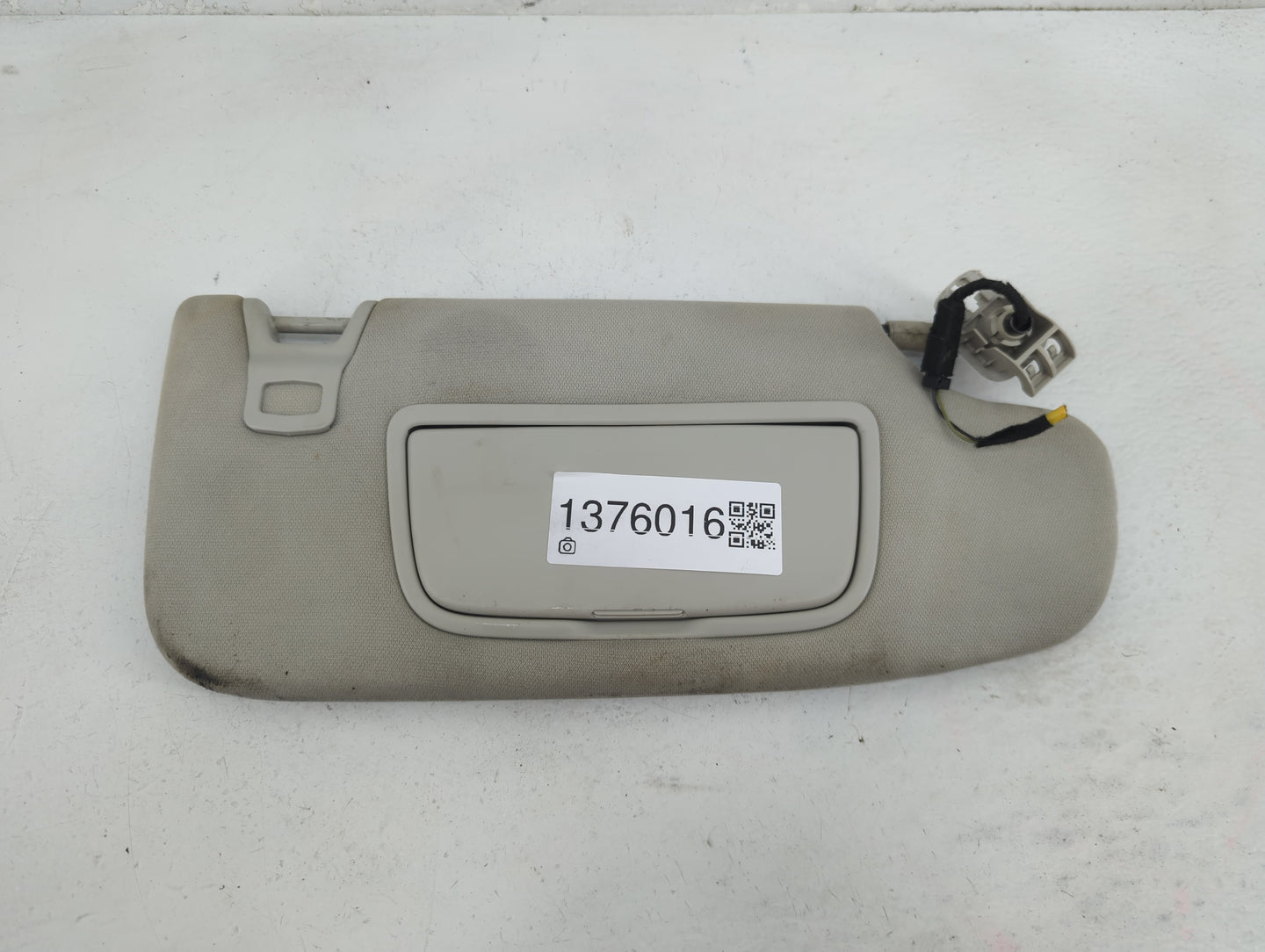 2013-2014 Ford Fusion Sun Visor Shade Replacement Passenger Right Mirror Fits Fits 2013 2014 OEM Used Auto Parts - Oemusedau