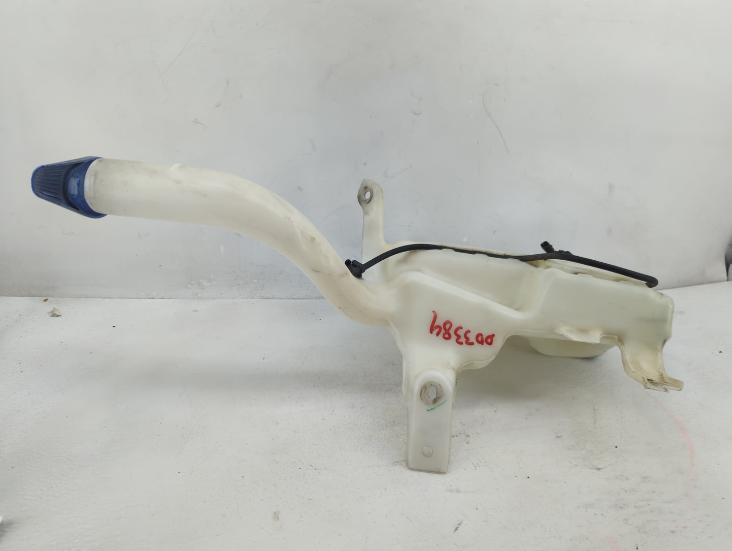2013-2014 Ford Fusion Windshield Washer Fluid Reservoir Bottle 1376214 - Oemusedautoparts1.com