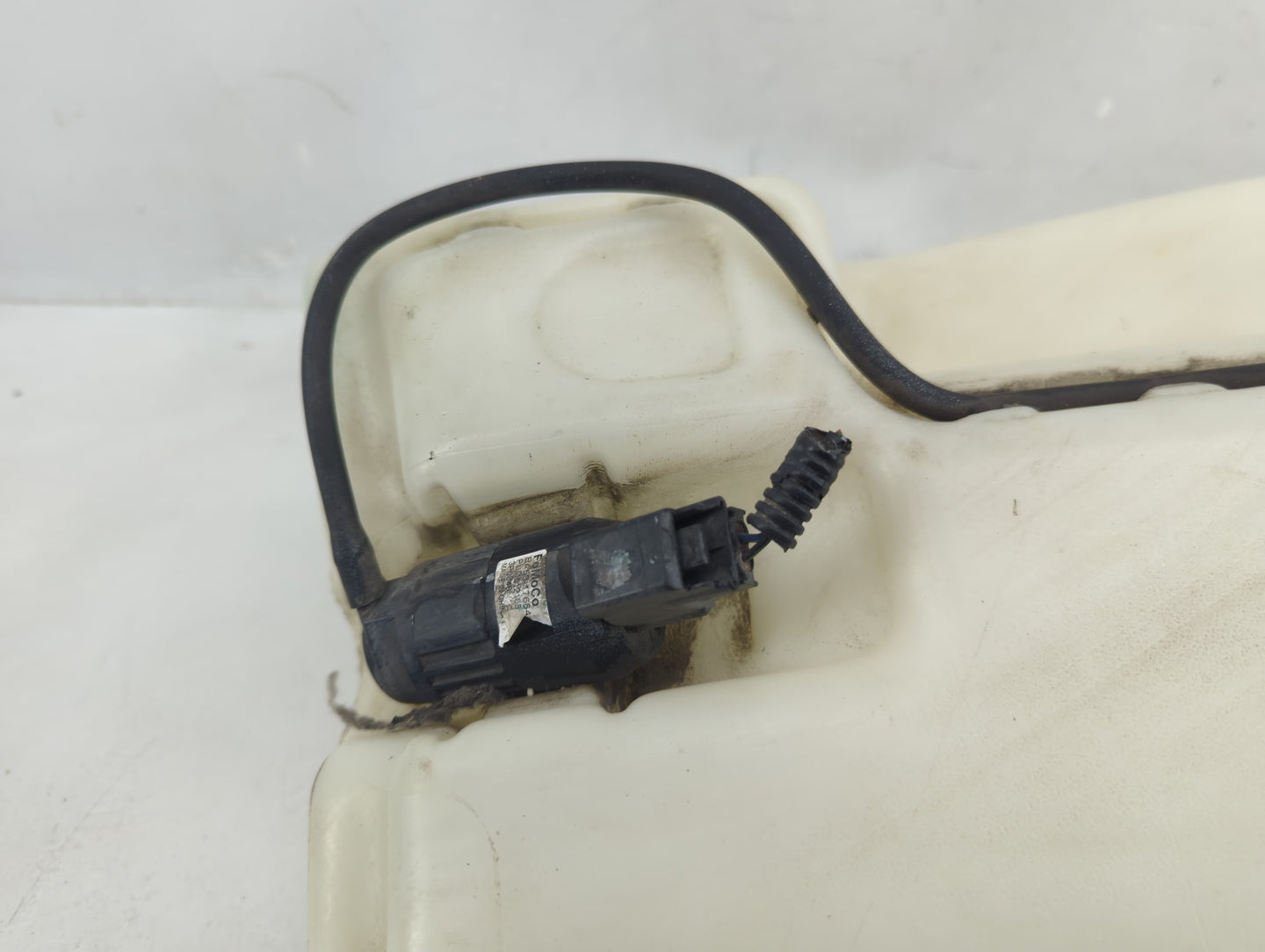 2013-2014 Ford Fusion Windshield Washer Fluid Reservoir Bottle 1376214 - Oemusedautoparts1.com