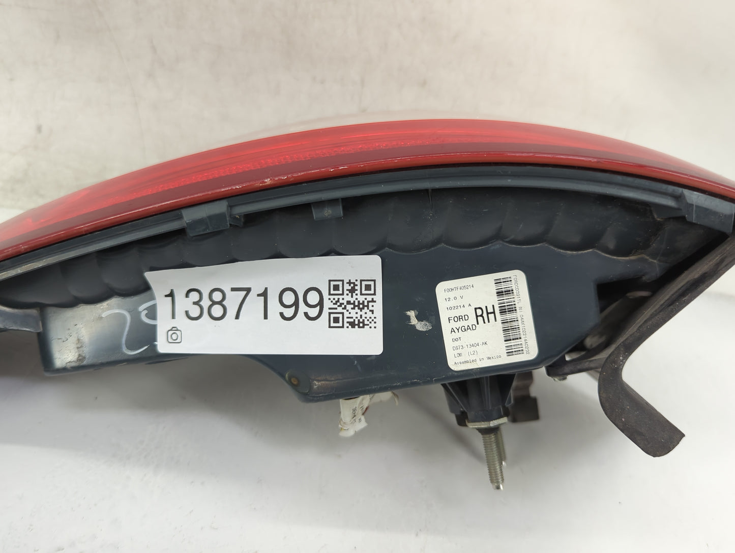 2013-2016 Ford Fusion Tail Light Assembly Passenger Right OEM P/N:DS73-13404-AG Fits Fits 2013 2014 2015 2016 OEM Used Auto 