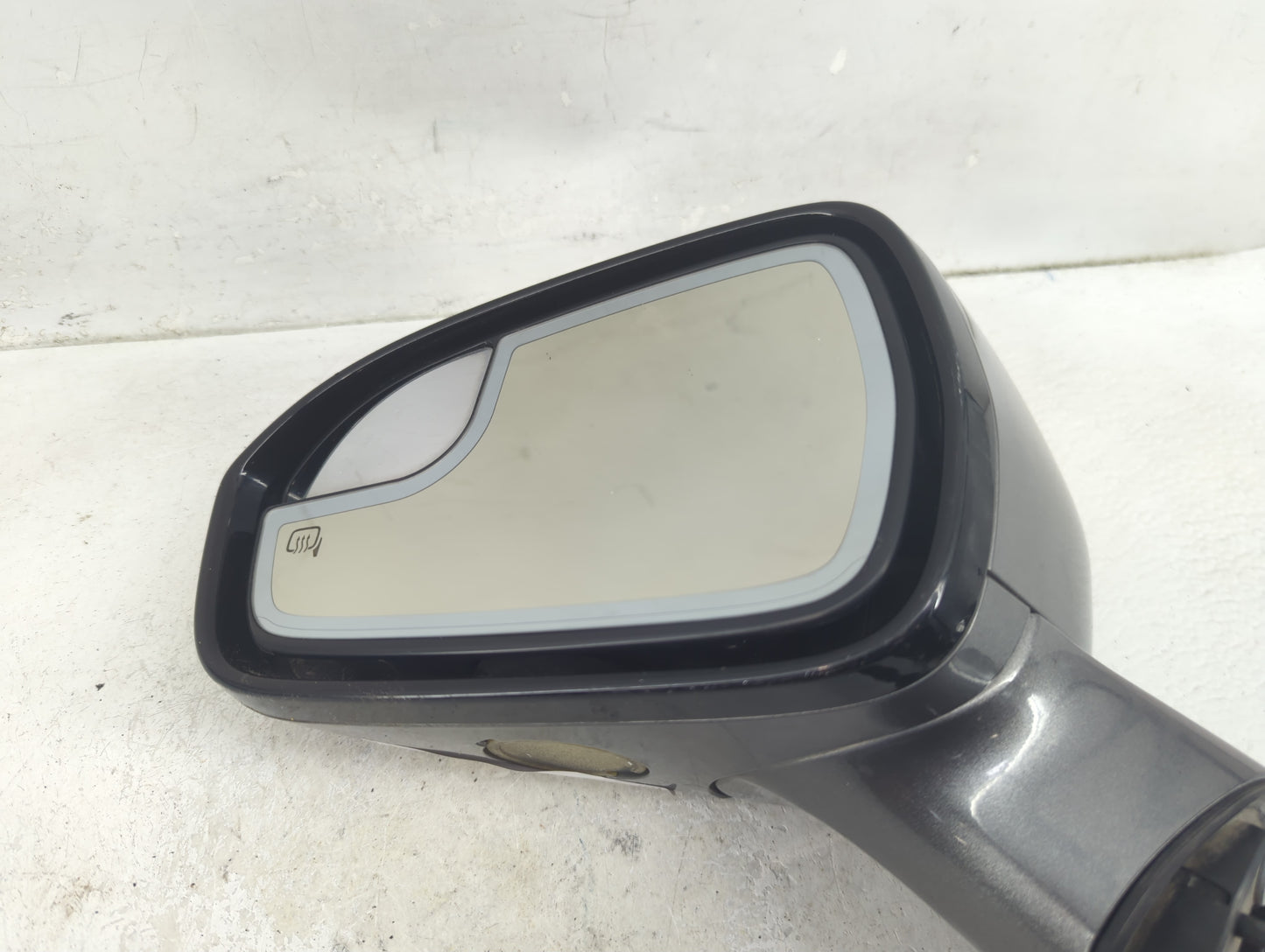 2013-2014 Ford Fusion Driver Side View Mirror - Left Door Mirror OEM Used - Oemusedautoparts1.com