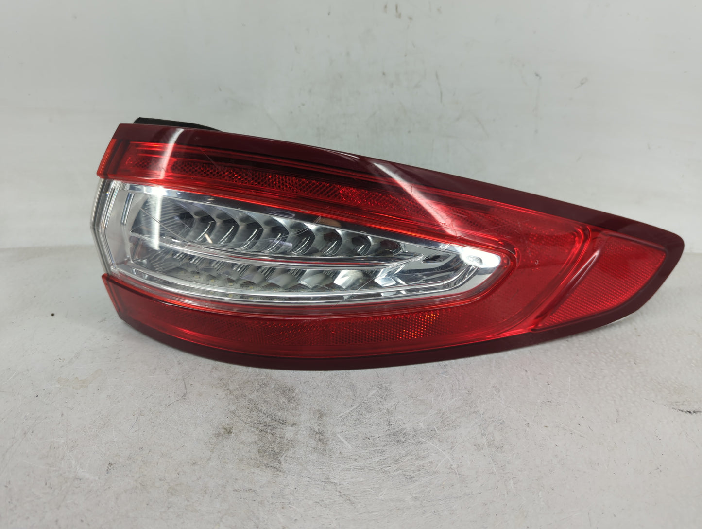 2013-2016 Ford Fusion Tail Light Assembly Passenger Right OEM P/N:DS73-13404-AG Fits Fits 2013 2014 2015 2016 OEM Used Auto 