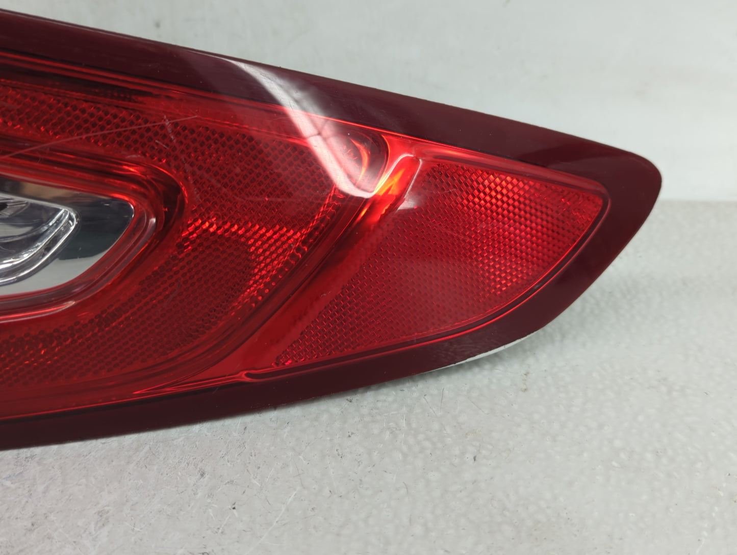 2013-2016 Ford Fusion Tail Light Assembly Passenger Right OEM P/N:DS73-13404-AG Fits Fits 2013 2014 2015 2016 OEM Used Auto 