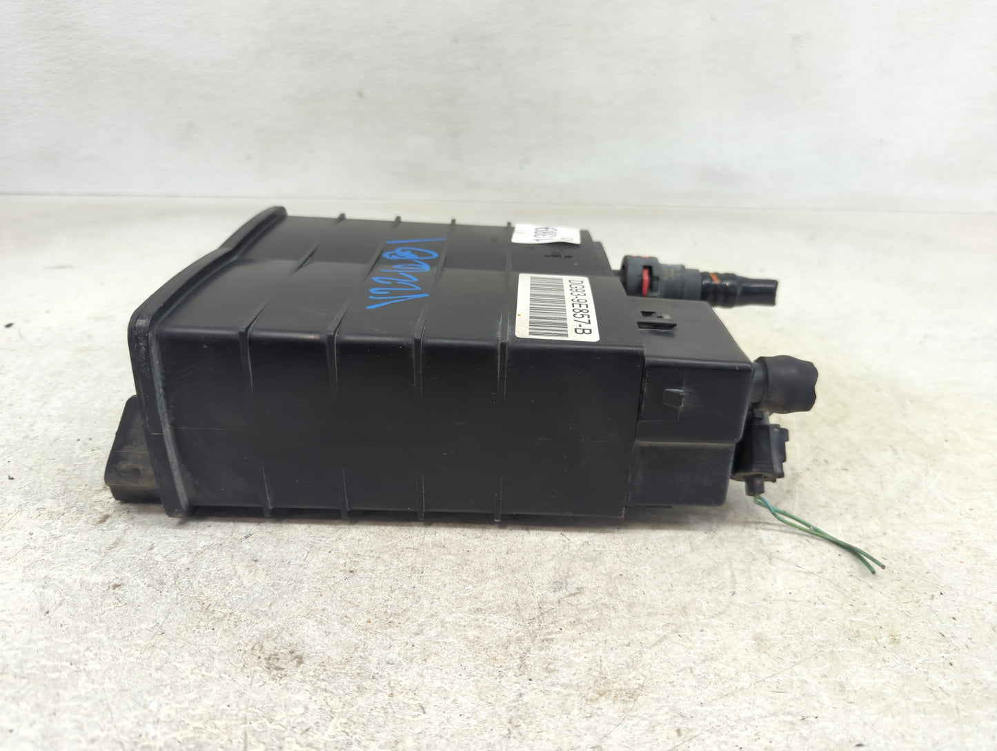 2013 Ford Fusion Fuel Vapor Charcoal Canister 1389789 - Oemusedautoparts1.com