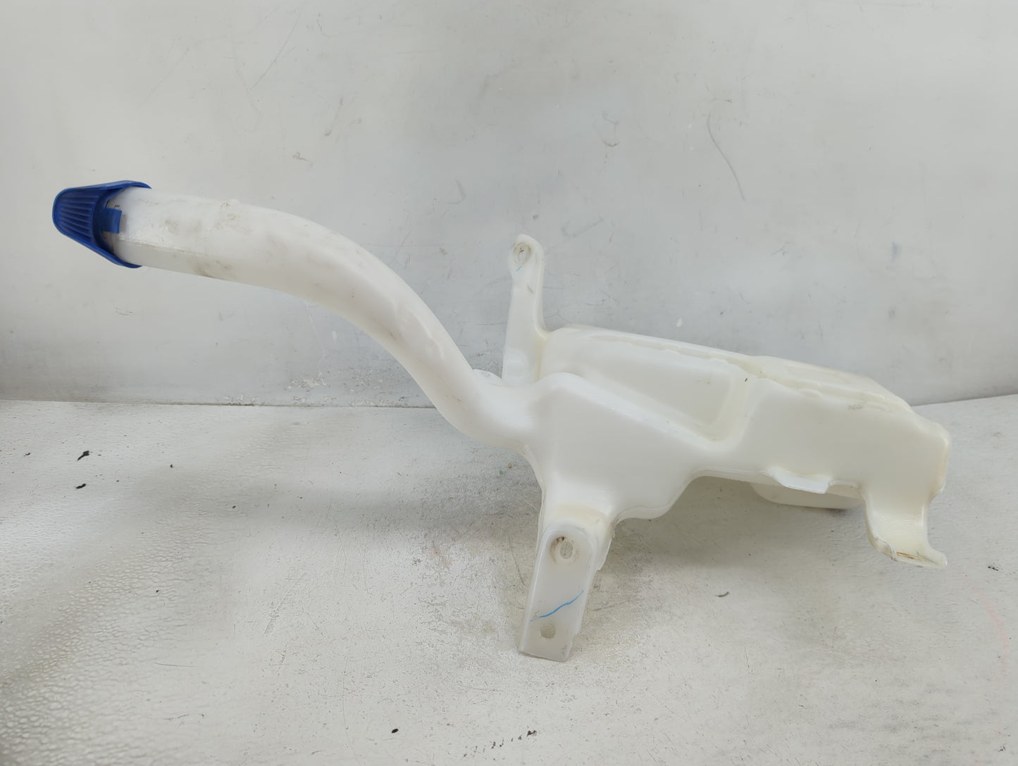 2013-2014 Ford Fusion Windshield Washer Fluid Reservoir Bottle Oem - Oemusedautoparts1.com