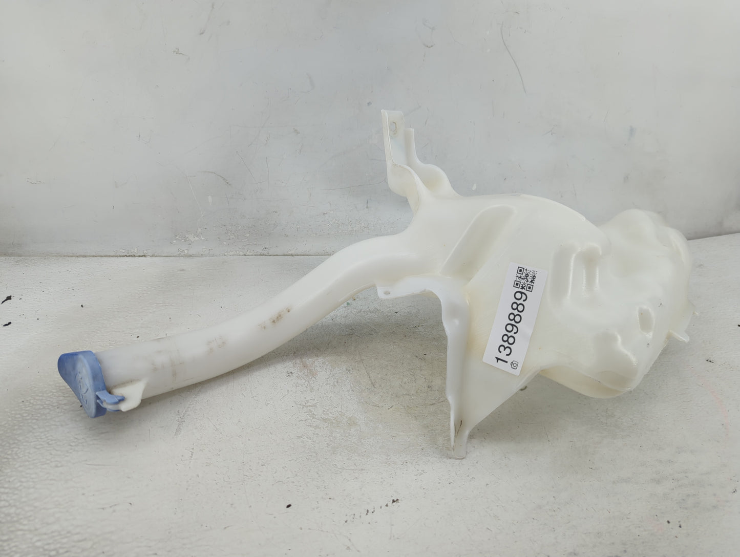 2013-2014 Ford Fusion Windshield Washer Fluid Reservoir Bottle Oem - Oemusedautoparts1.com