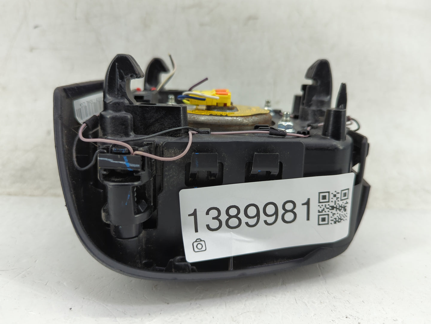 2013-2014 Ford Fusion Air Bag Driver Left Steering Wheel Mounted Fits Fits 2013 2014 OEM Used Auto Parts - Oemusedautoparts1