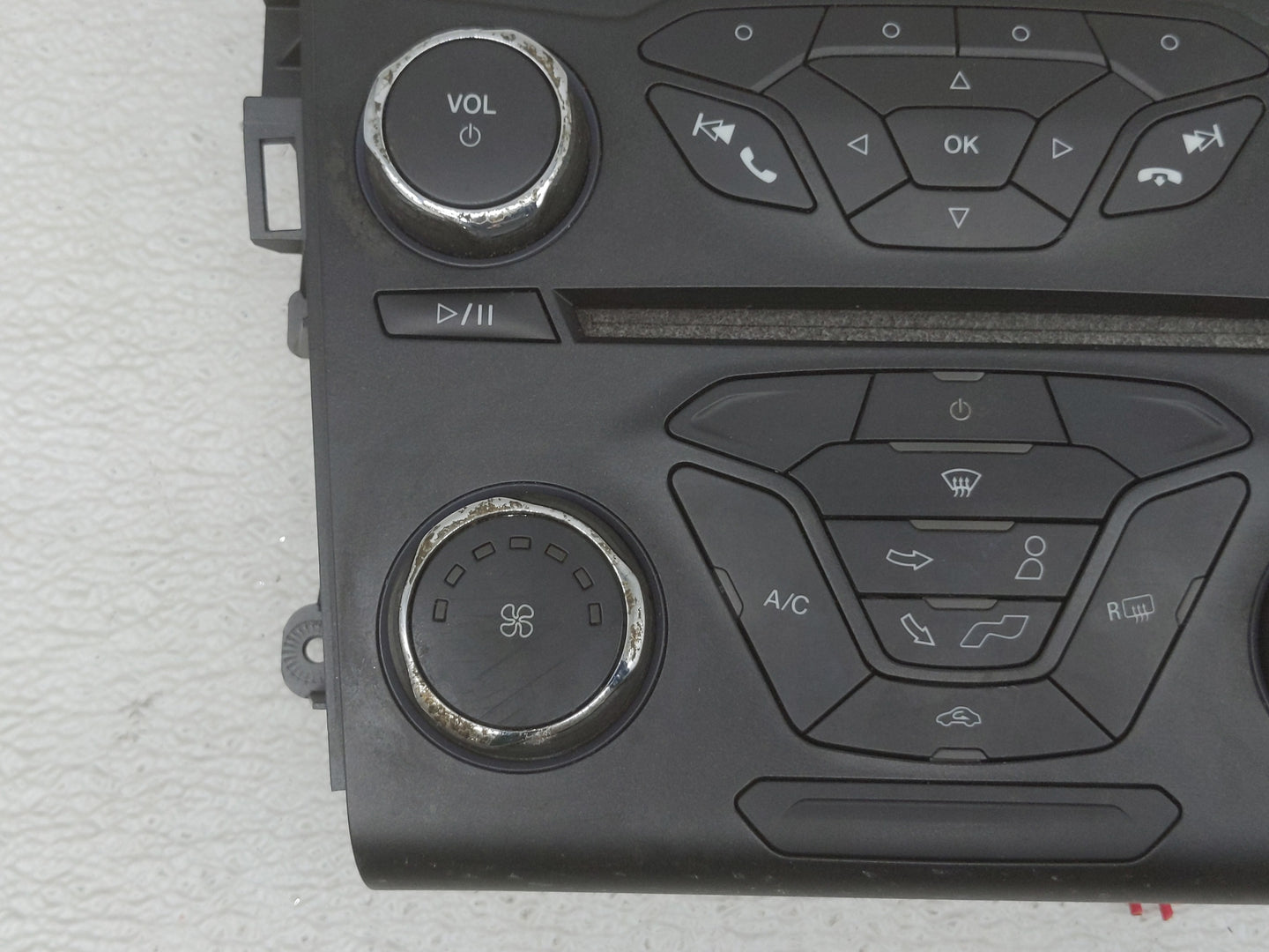 2013-2013 Ford Fusion Radio Control Panel - Oemusedautoparts1.com
