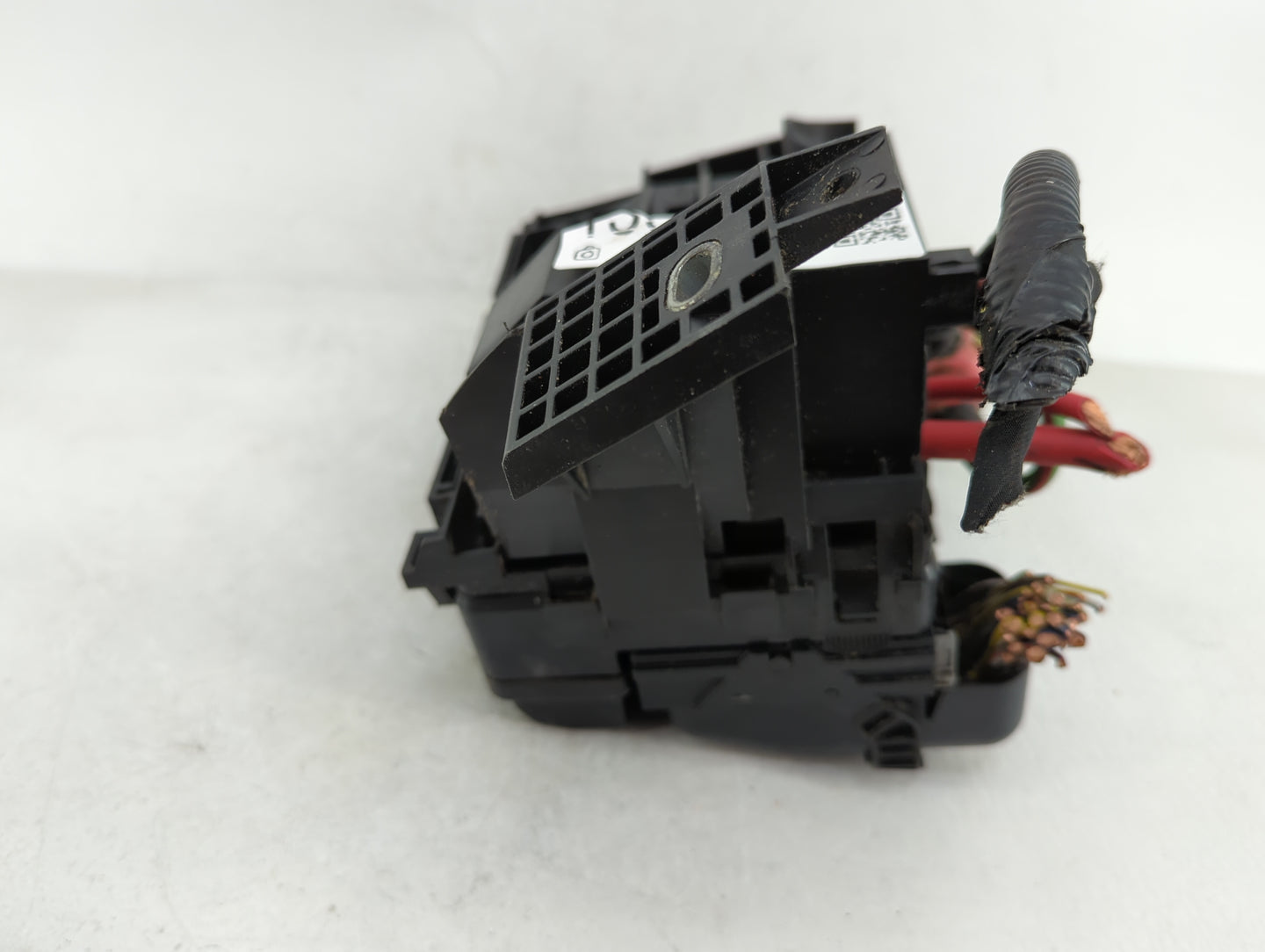 2013-2014 Ford Fusion Fusebox Fuse Box Panel Relay Module P/N:DG9Z-14A068-X Fits Fits 2013 2014 OEM Used Auto Parts - Oemuse