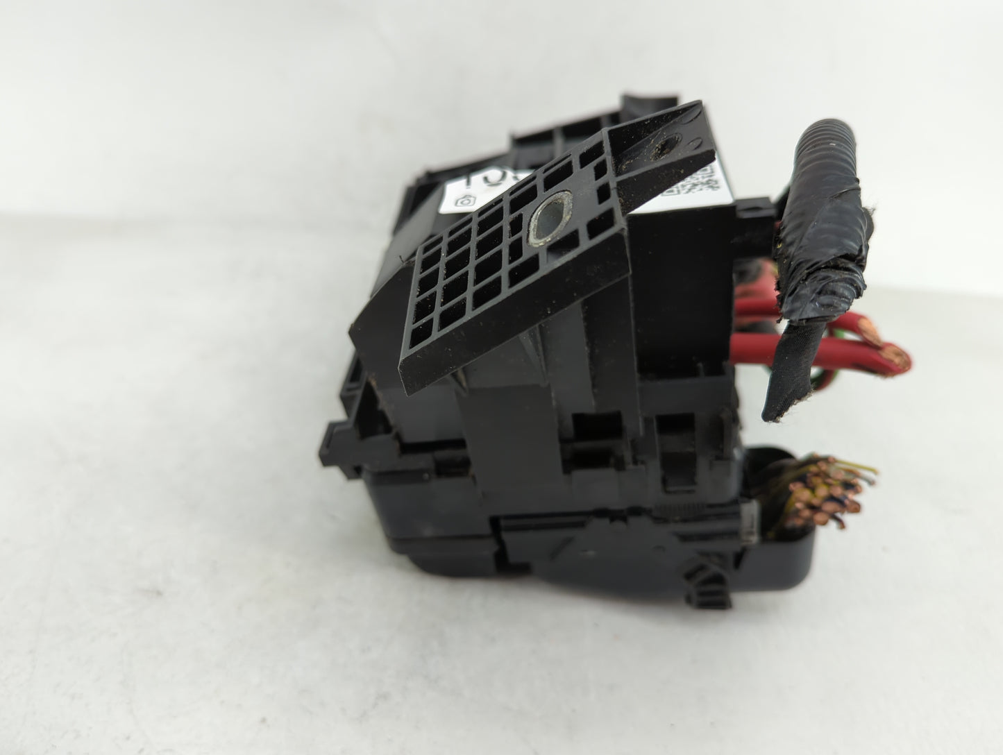 2013-2014 Ford Fusion Fusebox Fuse Box Panel Relay Module P/N:DG9Z-14A068-X Fits Fits 2013 2014 OEM Used Auto Parts - Oemuse