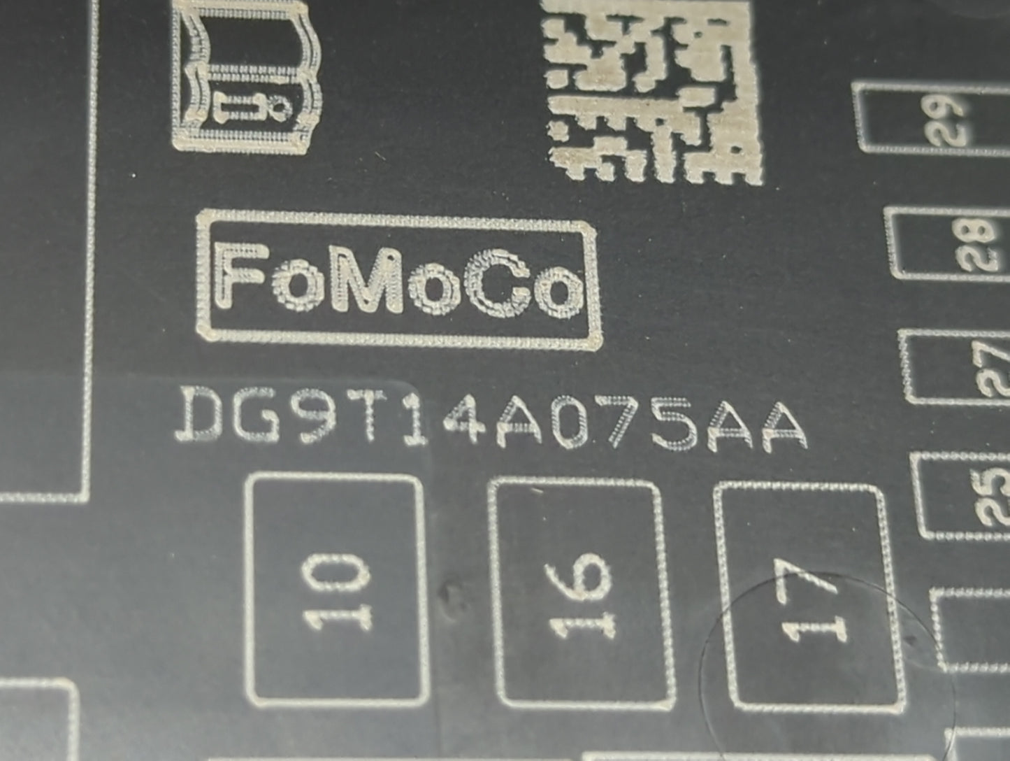2013-2014 Ford Fusion Fusebox Fuse Box Panel Relay Module P/N:DG9T14A075AA Fits Fits 2013 2014 OEM Used Auto Parts - Oemused