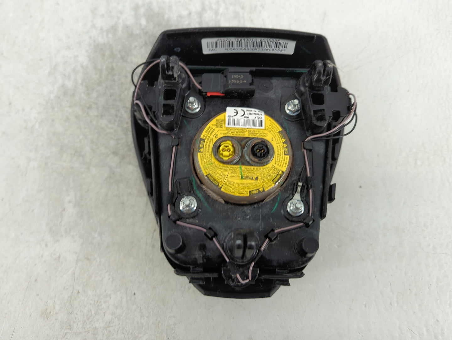 2013-2014 Ford Fusion Air Bag Driver Left Steering Wheel Mounted P/N:DS73-78043B13 Fits Fits 2013 2014 OEM Used Auto Parts -