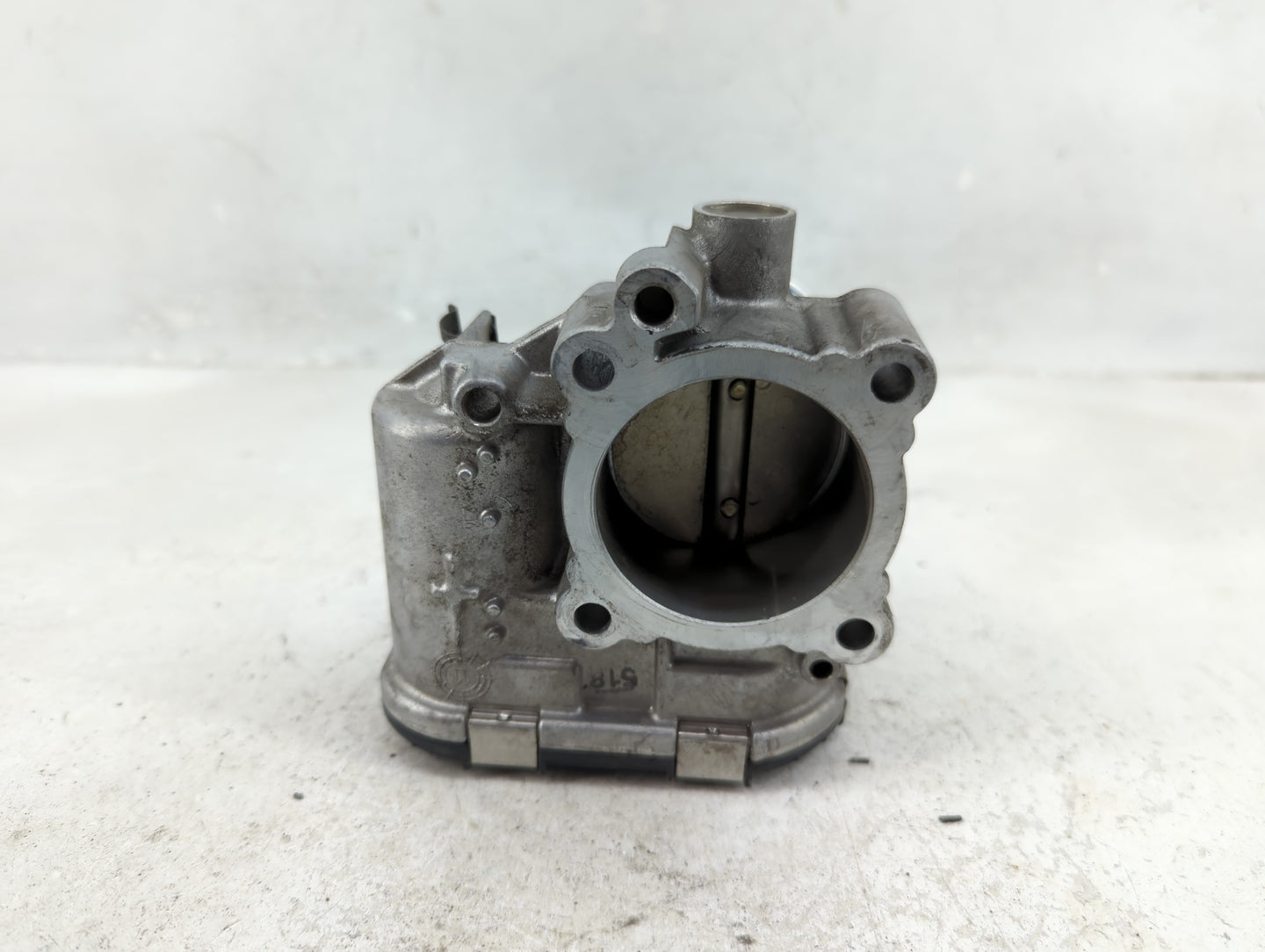 2013-2014 Ford Fusion Throttle Body P/N:7S7G-9F991-CA 0280750535 Fits Fits 2013 2014 2015 2016 2017 2018 2019 OEM Used Auto 