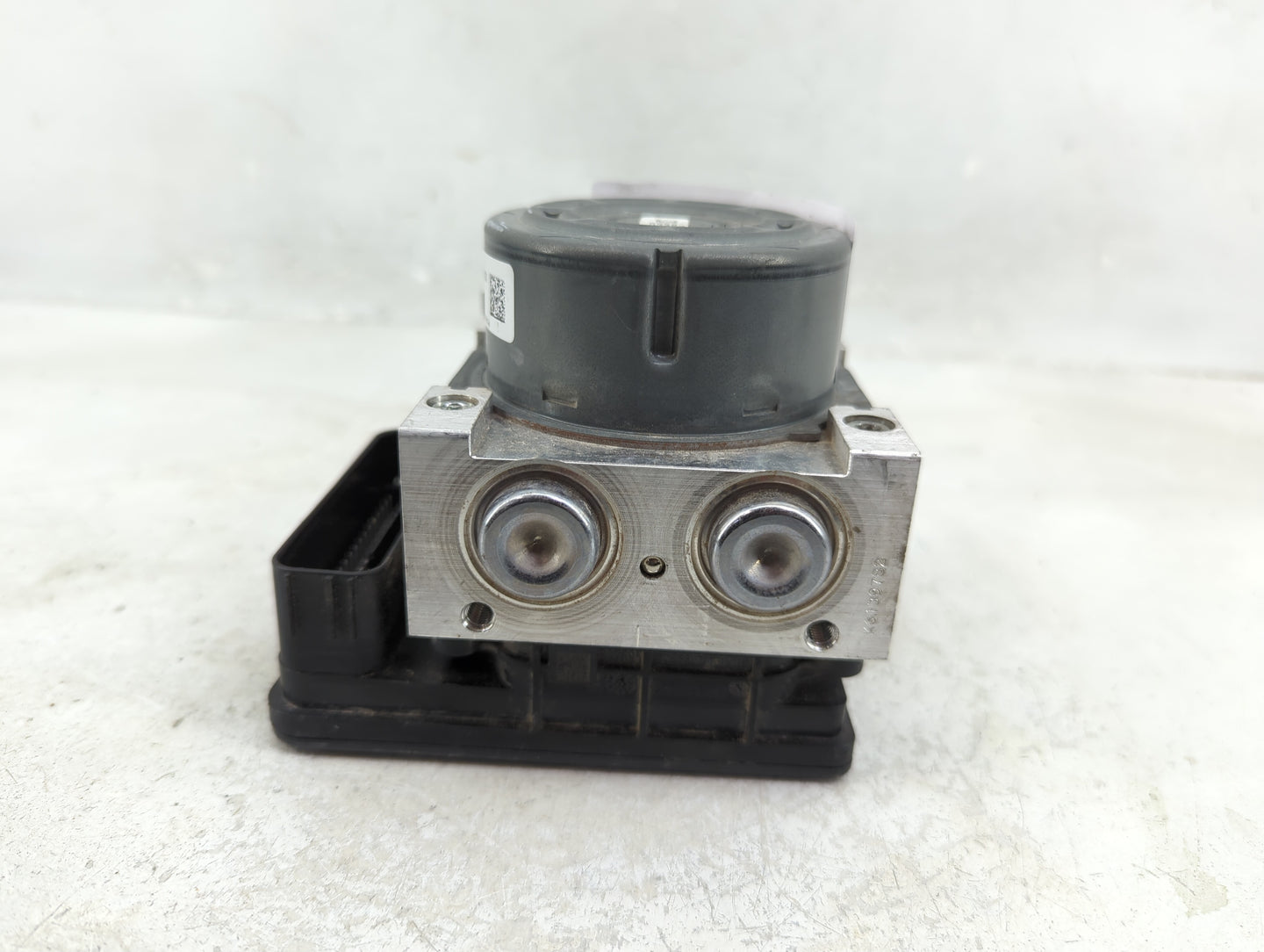 2013 Ford Fusion ABS Pump Control Module Replacement P/N:DG9C-2C405-FB Fits OEM Used Auto Parts - Oemusedautoparts1.com