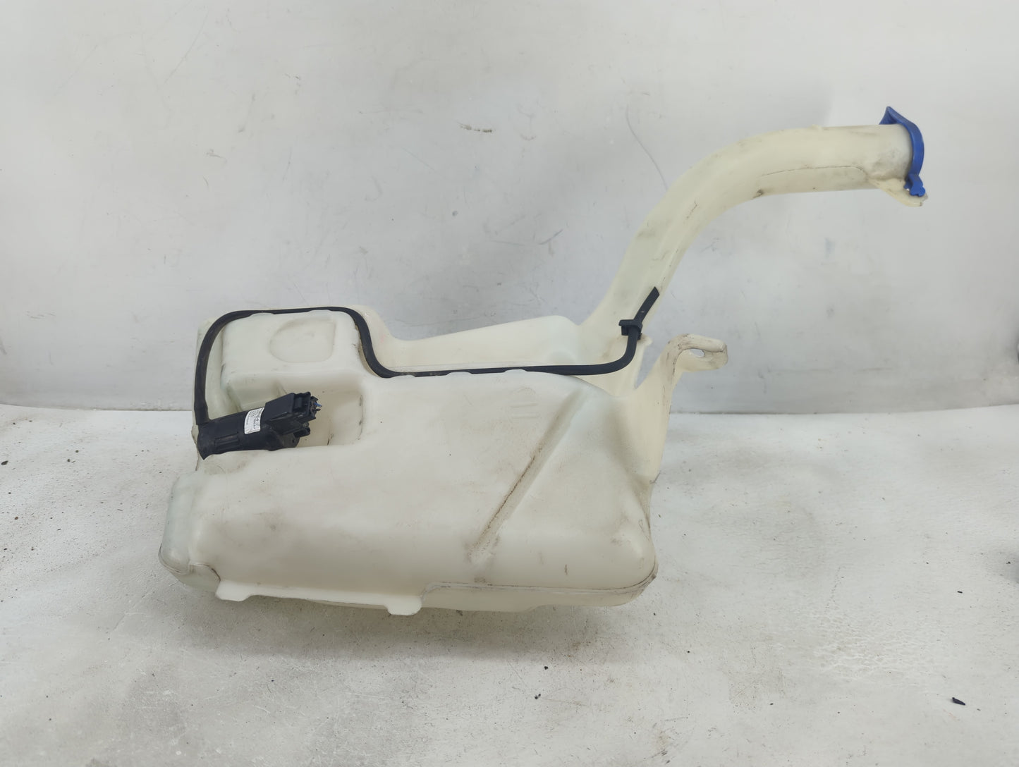 2013-2014 Ford Fusion Windshield Washer Fluid Reservoir Bottle Oem - Oemusedautoparts1.com
