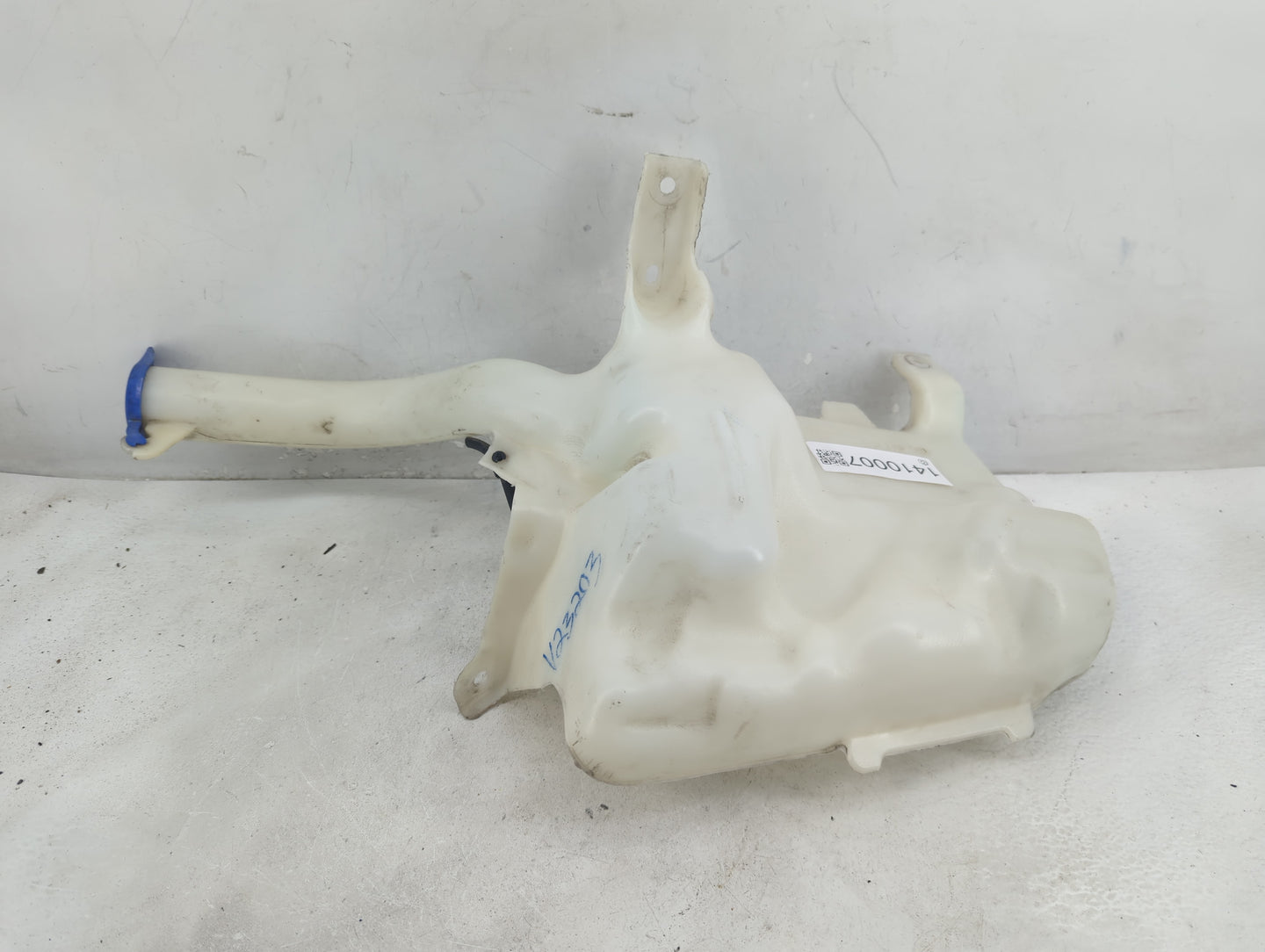 2013-2014 Ford Fusion Windshield Washer Fluid Reservoir Bottle Oem - Oemusedautoparts1.com