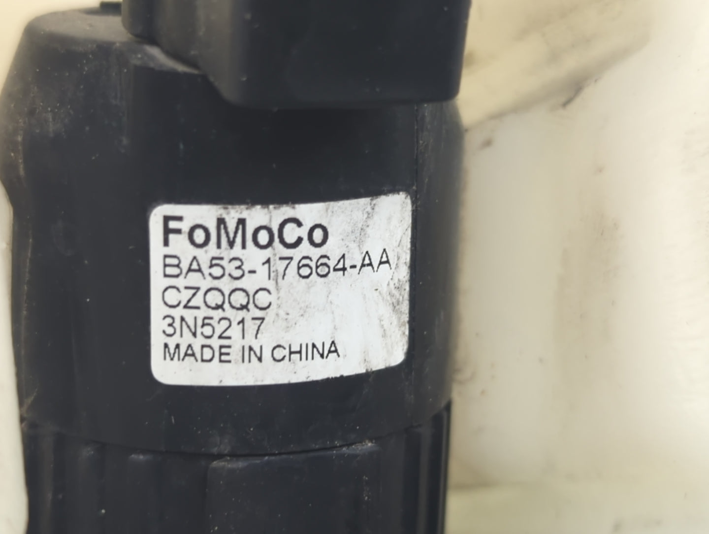 2013-2014 Ford Fusion Windshield Washer Fluid Reservoir Bottle Oem - Oemusedautoparts1.com
