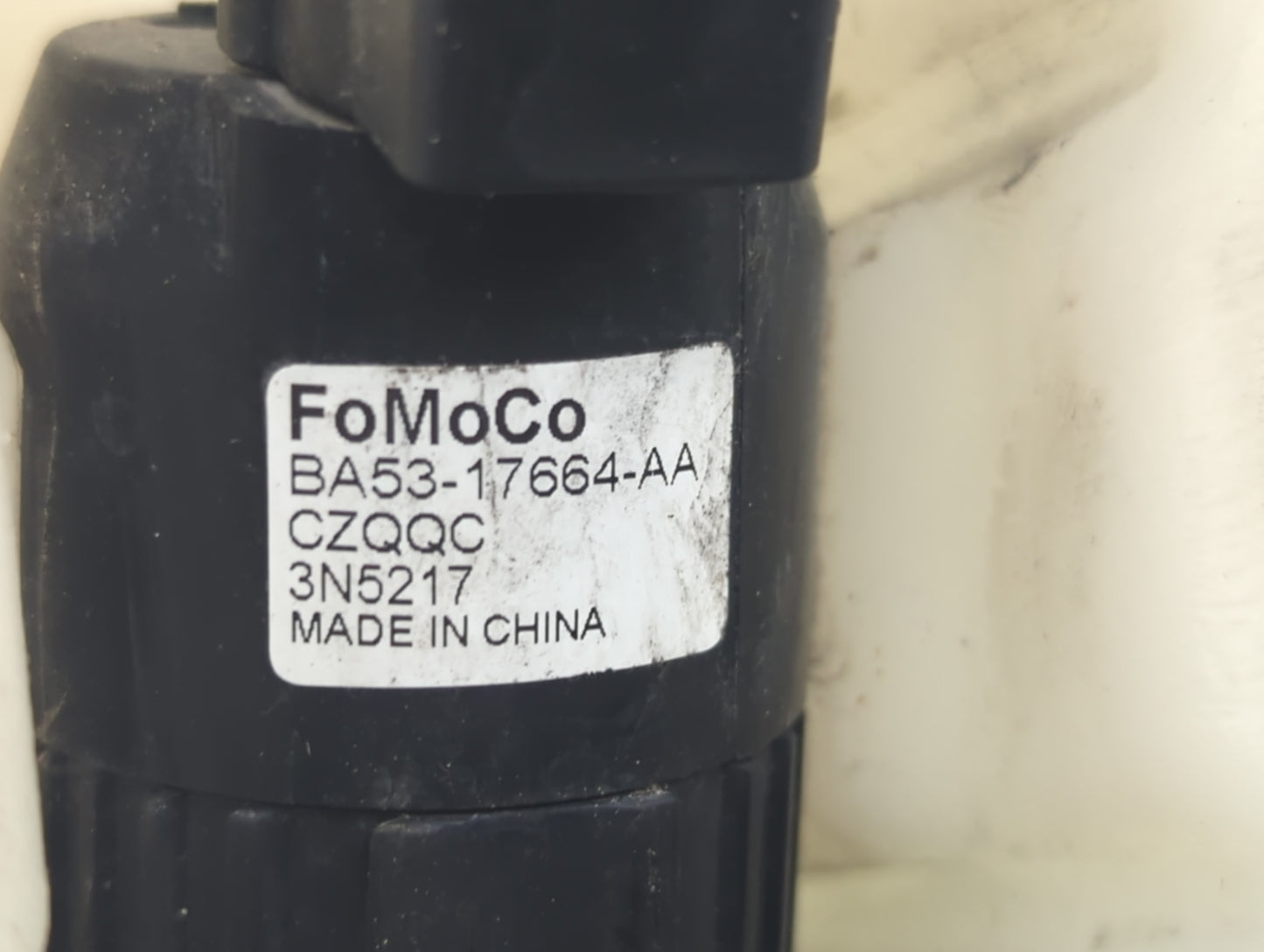 2013-2014 Ford Fusion Windshield Washer Fluid Reservoir Bottle Oem - Oemusedautoparts1.com