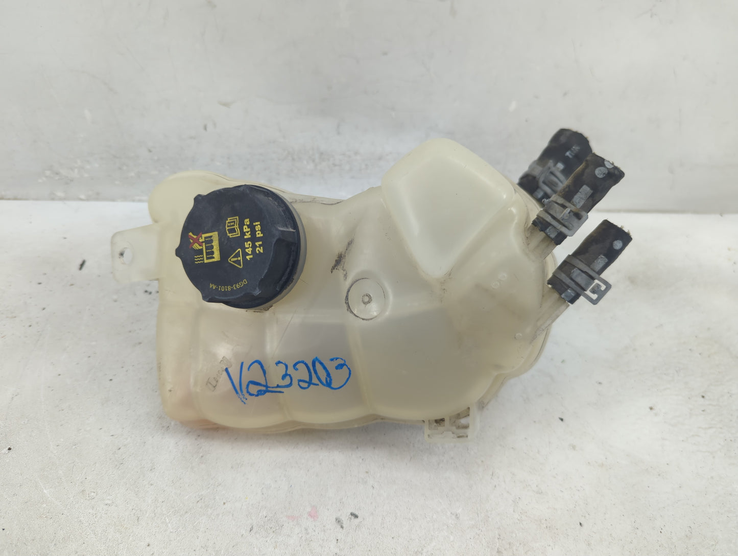2013-2016 Ford Fusion Radiator Coolant Overflow Expansion Tank Bottle - Oemusedautoparts1.com