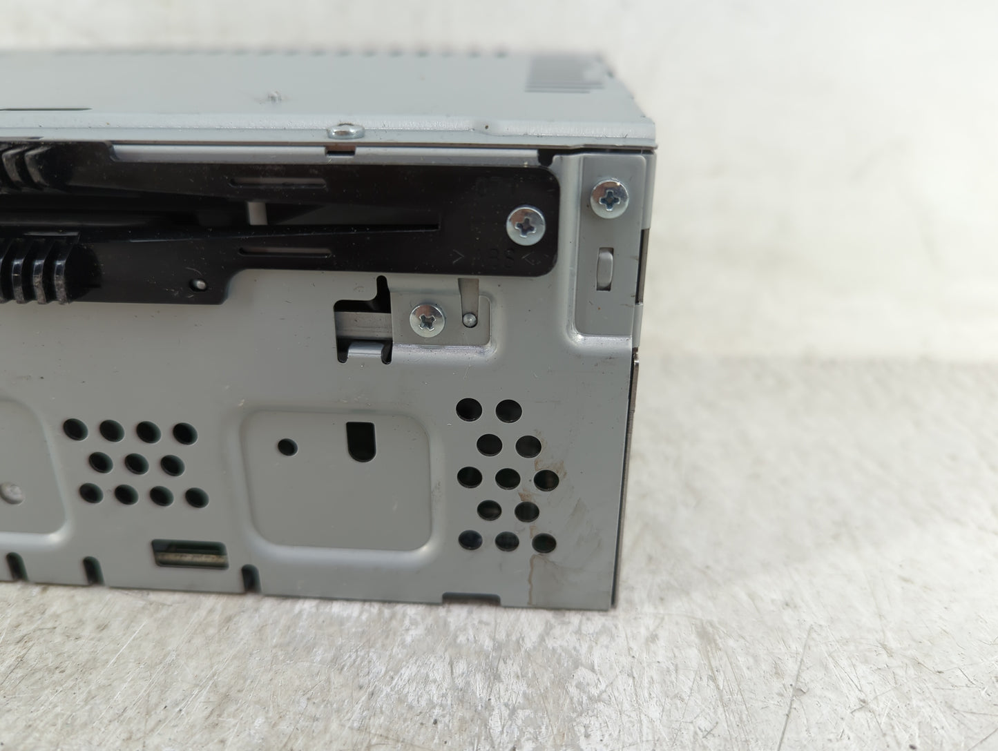 2013-2015 Ford Fusion Radio AM FM Cd Player Receiver Replacement P/N:DS7T-19C107-BC Fits Fits 2013 2014 2015 OEM Used Auto P